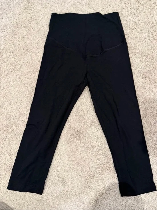 Old navy maternity Black belly panel Stretch crop Leggings