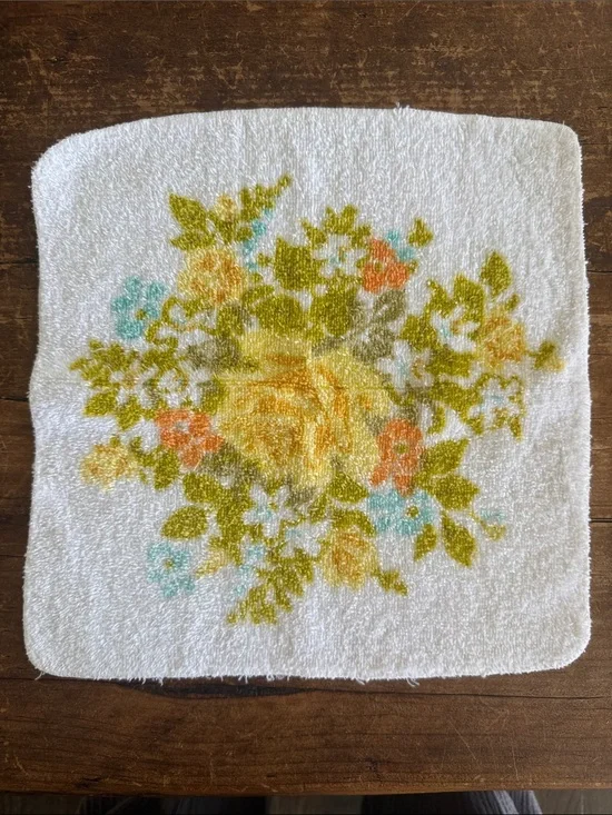 Vintage Fieldcrest Yellow & Green Floral Wash Cloth