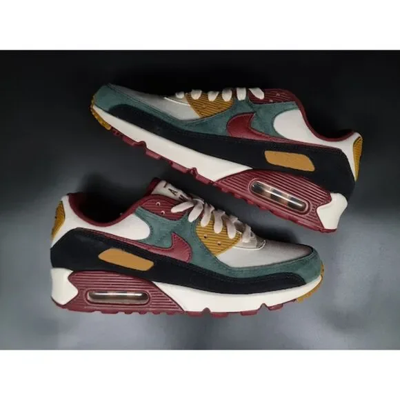 Nike Air Max 90 Premium. Coconut Milk Vintage Green. SIZE 8.5 - HQ3609-113