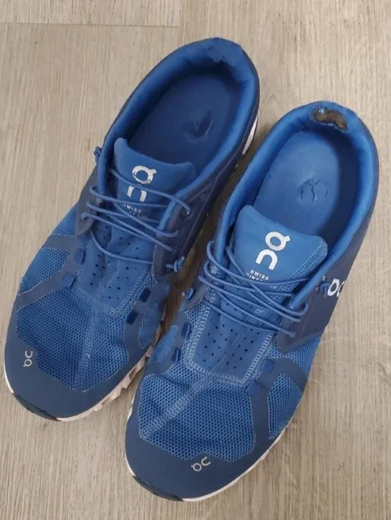 On Running Men's Athletic Shoes - Blue and White Swiss Engineered Size 9.5