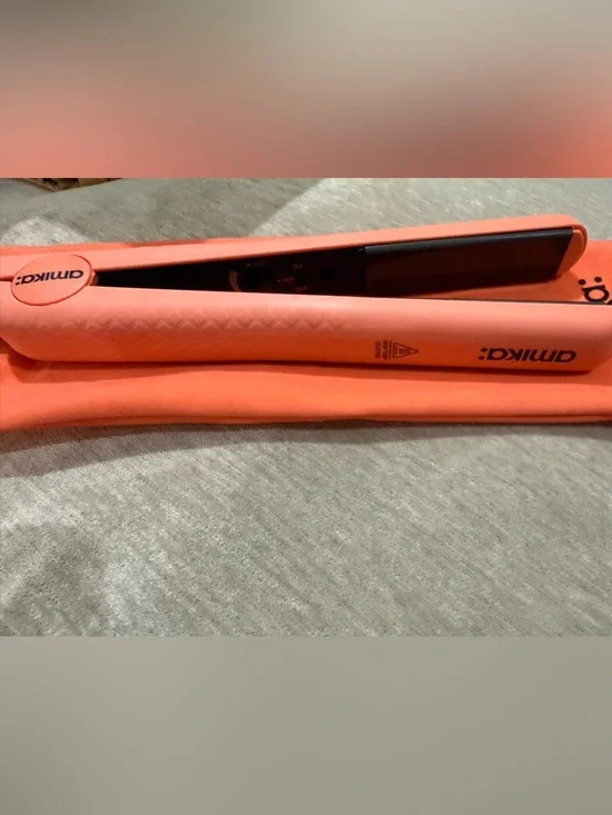 amika Limited Edition Strand Perfect Ceramic Styler Flat Iron, Coral, NEW