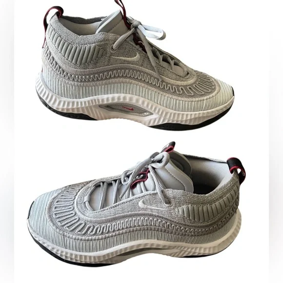 NIKE COSMIC UNITY 3
