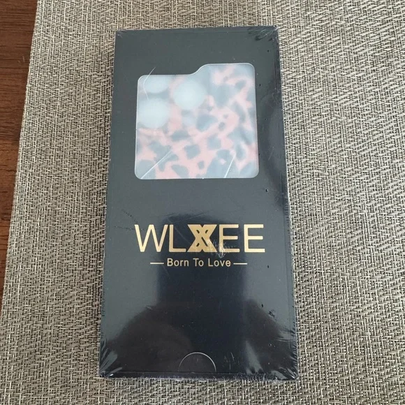 NWT leopard print IPhone 16 pro‎ case
