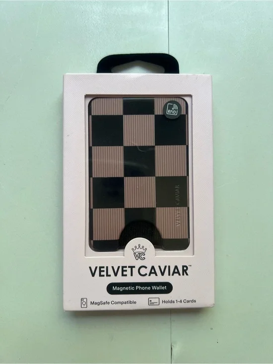 Velvet Caviar MagSafe Wallet - Mocha Vibe Checker