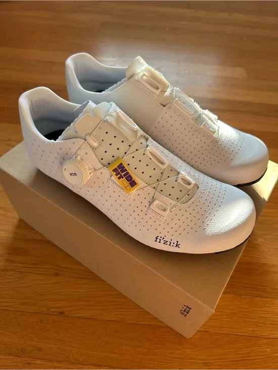 fizik Tempo Decos Carbon (wide) Cycling Shoes — White, size 41