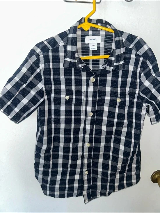 Old Navy Navy and White Plaid Short-Sleeve Button-Down Shirt