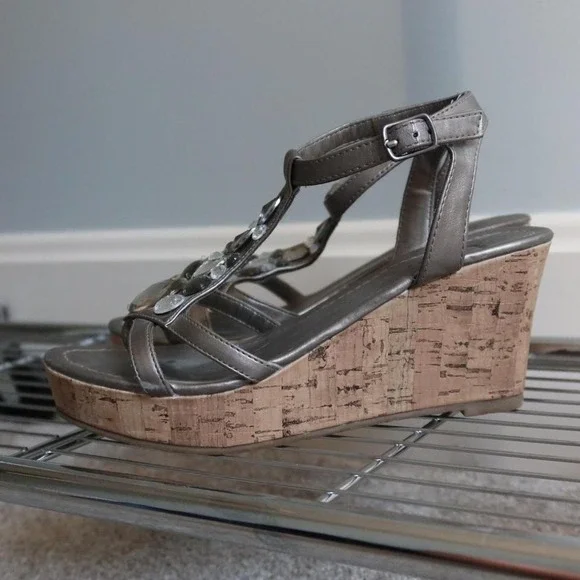 Vintage LEI Silver and‎ Grey Wedge Sandals with Stone Detailing