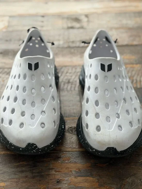 Kane Revive Recovery Shoes - White / Black Speckle -