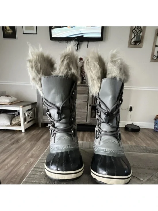 Sorel Gray and Black Faux-Fur Lace-Up Winter Boots
