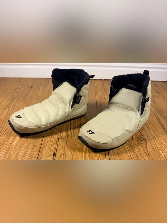 Full Tilt 1.0 Apres Booties Small Intuition Foam Insulated Snow Ski Boots