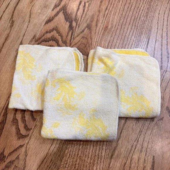 Vintage Yellow Damask Washcloths Set of 3 Cotton Floral Scroll Bathroom Linens‎