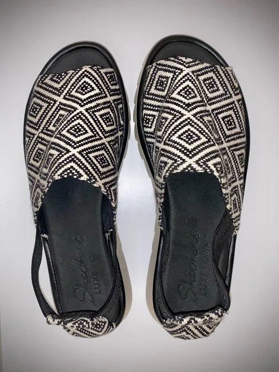 Skechers Black & White Geometric Slip-On Mules