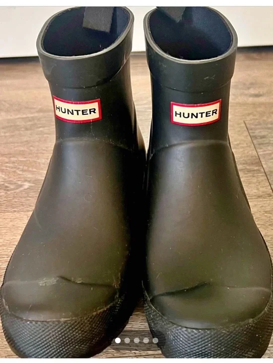 Preowned Hunter ChBlack Rain ankle Boots Euro 33 attention to size ! Excellen