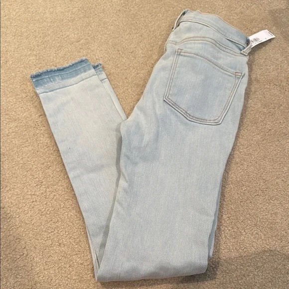 Old Navy Blue ballerina distressed jeans