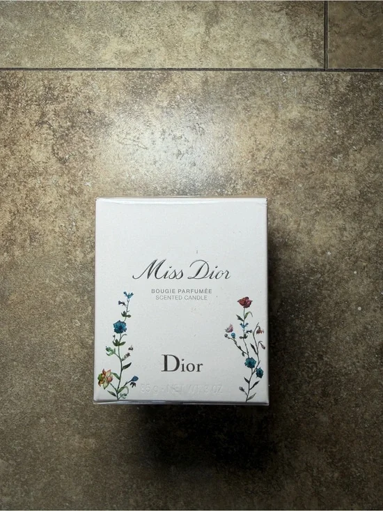 Miss Dior Scented Candle