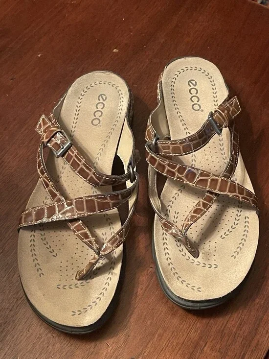 Ecco Light Brown Croc Print Strappy Sandals Women's Size 8M Adjustable (S1983)