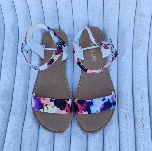 DREAM PAIRS Open Toe Ankle Strap Flat Sandals Abstract Design size 7.5