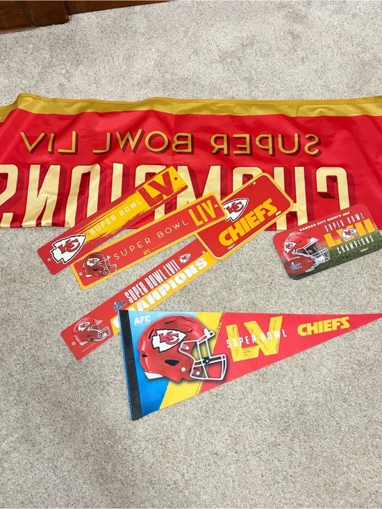 Lot Of 7 Kansas City Chiefs Super Bowl NFL Signs & Flag Wall Art Decoration NFL