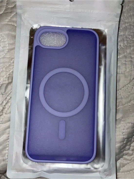 Amazon Lilac Silicone IPhone 16e Phone Case NWT