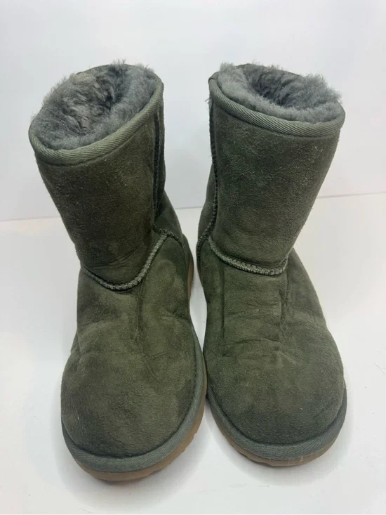 UGG Australia Classic Olive Short Boots Size 3