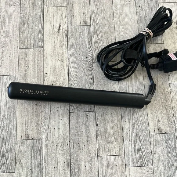 Chi Global Beauty Ceramic 1” Flat Iron Hair Straightener-Works