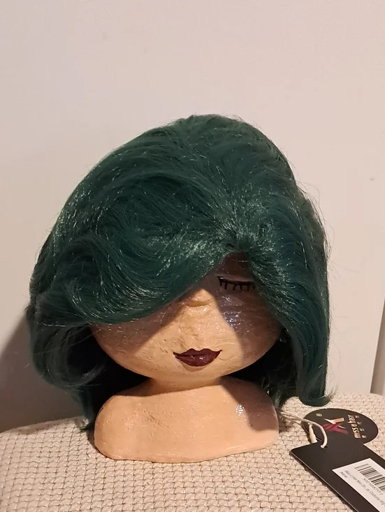 Short Wavy Women's Fashion Wig - Dark Green