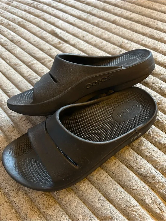 OOFOS OOahh Slide Sandals Men’s 4 Women’s 6 Good Condition Unisex