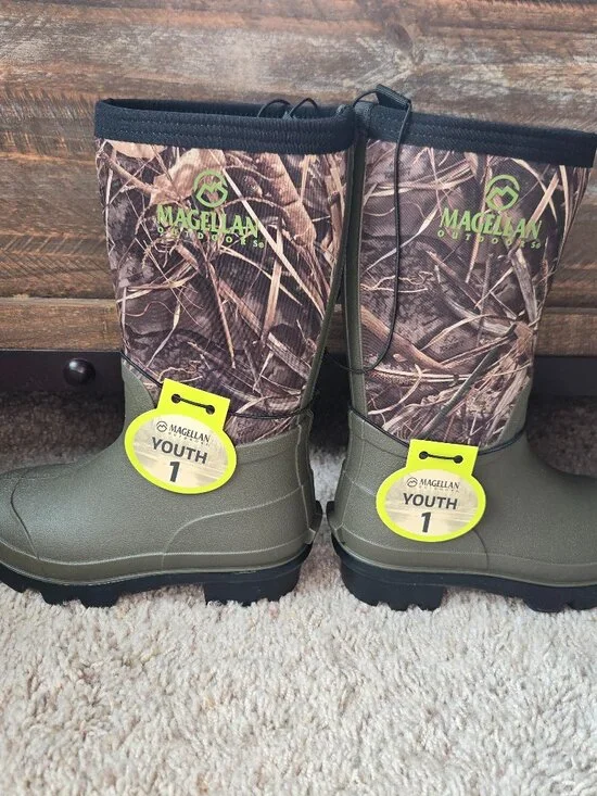 Magellan Outdoors Camo Waterproof Hunting Mud Boots-NWT Big Kids/Youth US Size 1