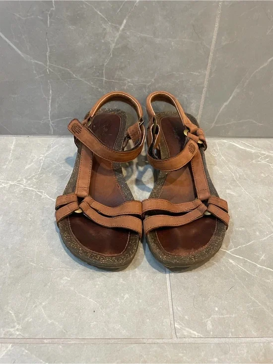 Teva Ysidro Wedge Sandals Women's 7 Brown Leather Strappy Cork Heel Adjustable