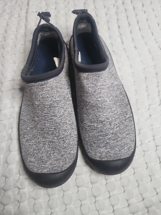 Men's Slip-On Knit Water Shoes in Gray and Black