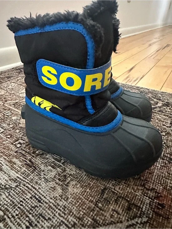 SOREL toddler boy snow boots. Toddler size 9