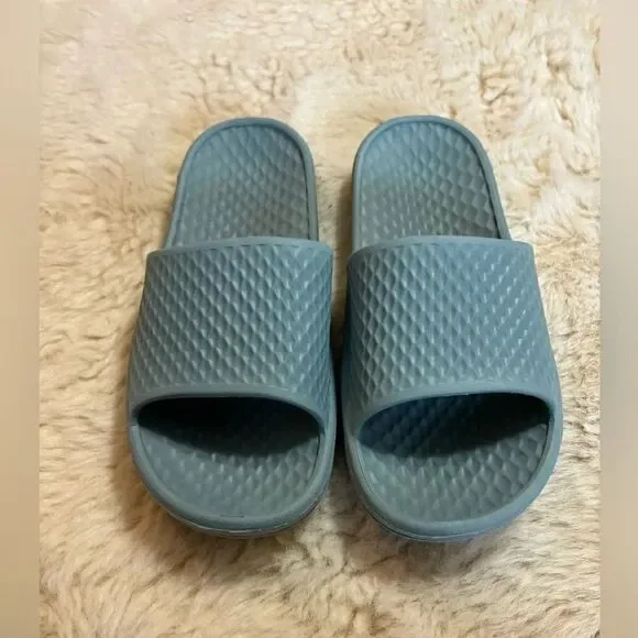 Crane Sandals in Green size 7