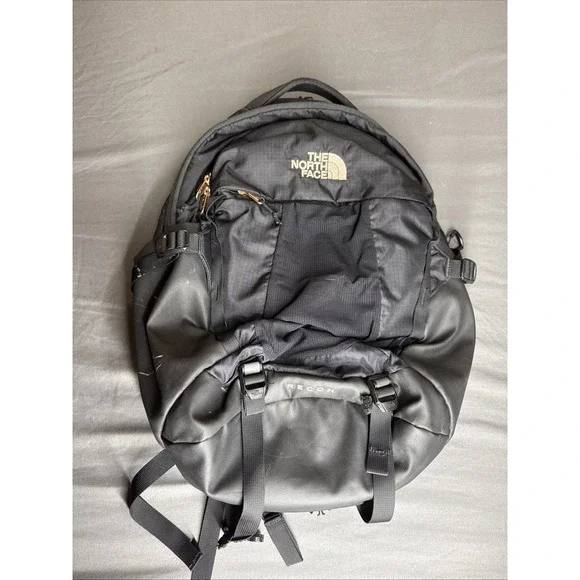 The North Face Women's‎ Recon Luxe Backpack, TNF Black/Burnt Coral, OS - USED