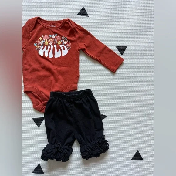 Old Navy|Baby girl BOHO set,groovy Wild bodysuit & Black Ruffle flare Pants•••