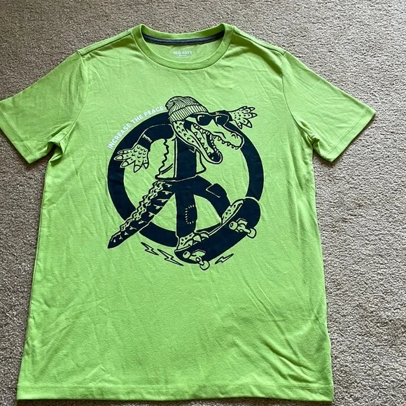 Skateboarding Alligator Peace sign T-shirt