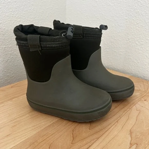 Cat & Jack Toddler Size 7 Olive Green Black Waterproof Rain Boots with Toggles