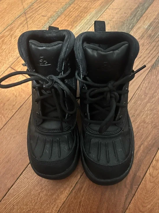Nike ACG Woodside 2 Outdoor Youth Boots 524873-004 BLACK US size 13.5C