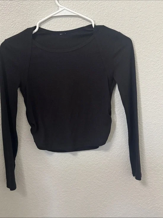 Old Navy Black Long-Sleeve Crewneck Tee