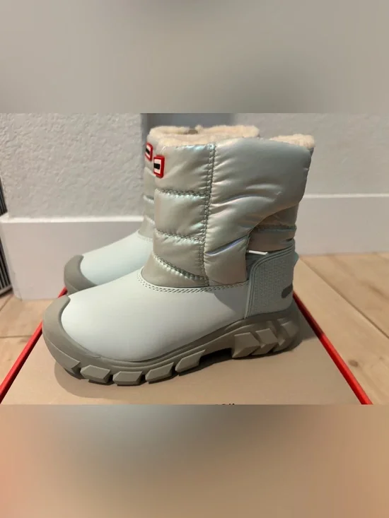 New in Box Hunter Girl's Intrepid Nebula Snow Boot