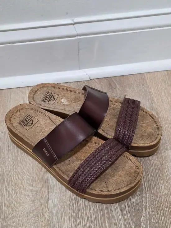 Reef Cushion Vista Hi Sandals Size 8.5 Brown Platform Slide