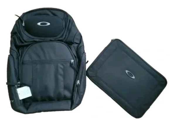 NEW Oakley 30L Status Back Pack School Travel Office +17