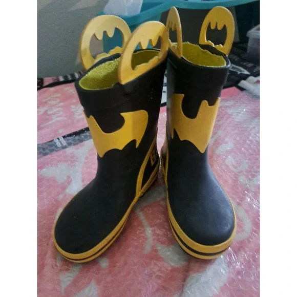 DC Comics Batman Kids Rain Boots Black Yellow Rubber Pull On Size 7-8