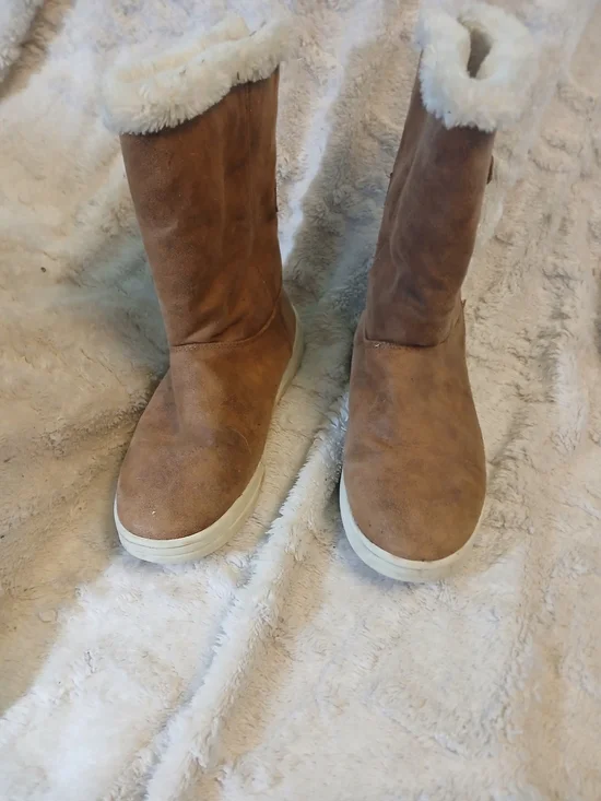 Cat & Jack Brown Faux-Suede Faux-Fur Lined Kids Boots