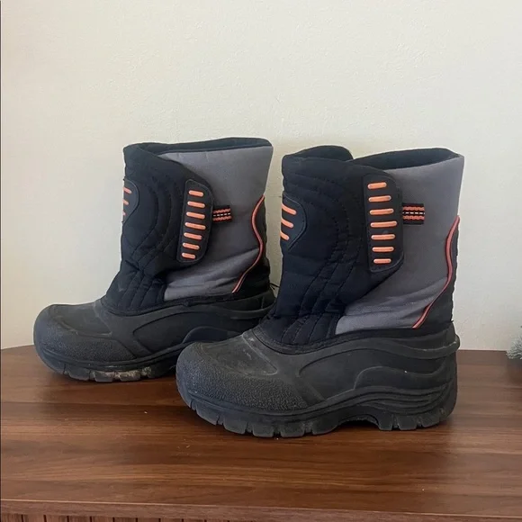 Kids Black and Gray Winter Boots Size 3