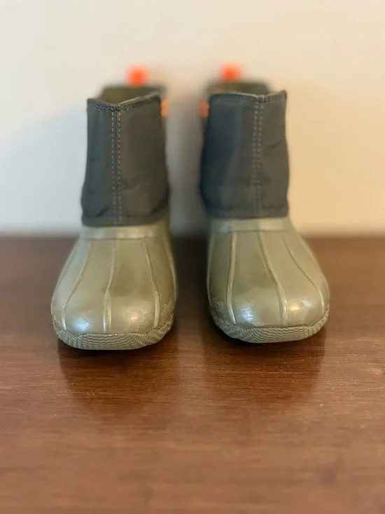 Sperry Kids Olive Green and Black Duck Rain Boots with Orange Pull Tabs