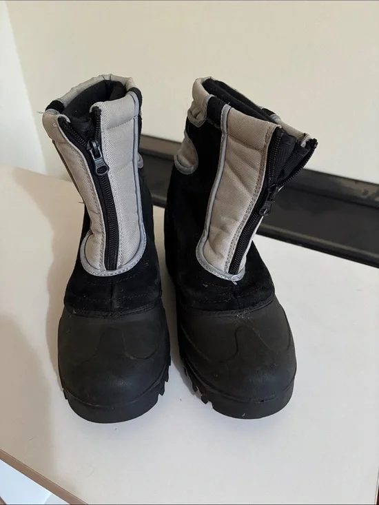 Itasca Black and Gray Kids Zip-Front Snow Boots