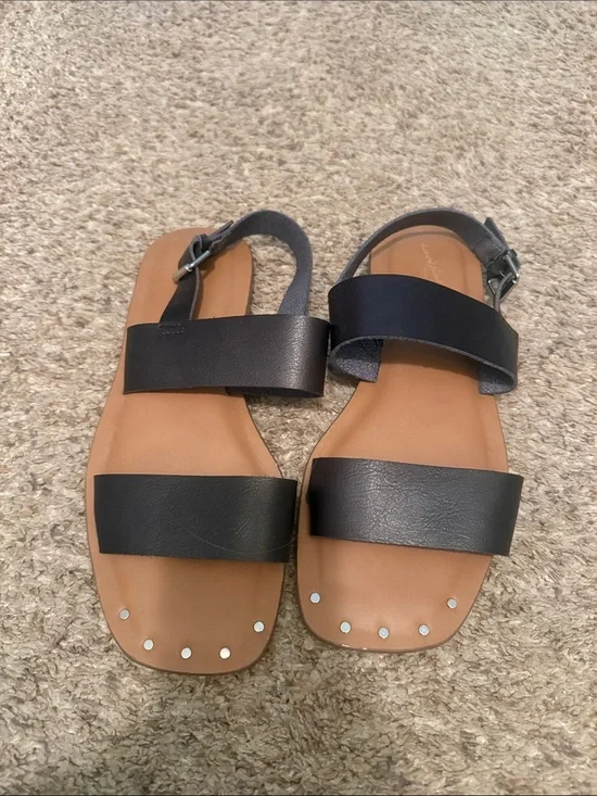 Universal Thread Black Leather Two-Strap Ankle Buckle Sandals