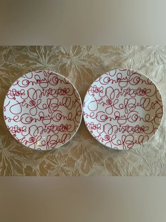 Crate & Barrel Mistletoe Holiday Plate - Set of 2 470-392