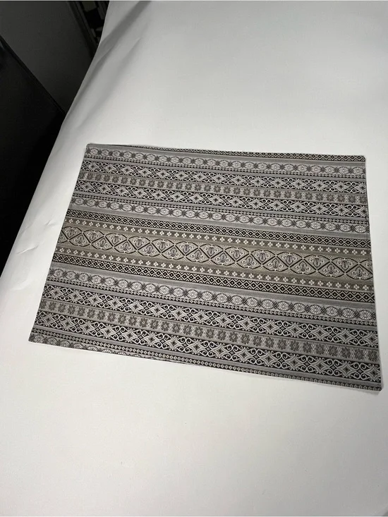 6 gorgeous placemats from crate & barrel. I may have used them once, tags r on.
