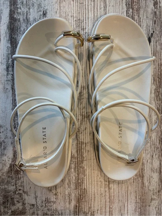 Altar'd State White Strappy Toe-Ring Sandals with Gold Accent 9M